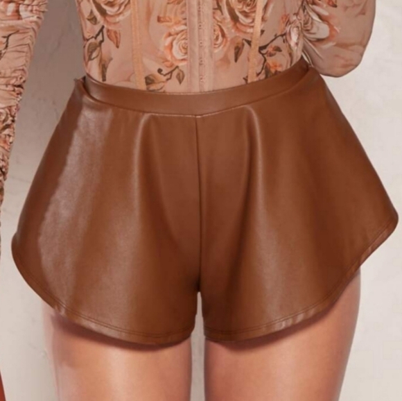 Shein Bae PU Leather Wide Leg Shorts Large  Color Coffee Bean NWT - Picture 5 of 6